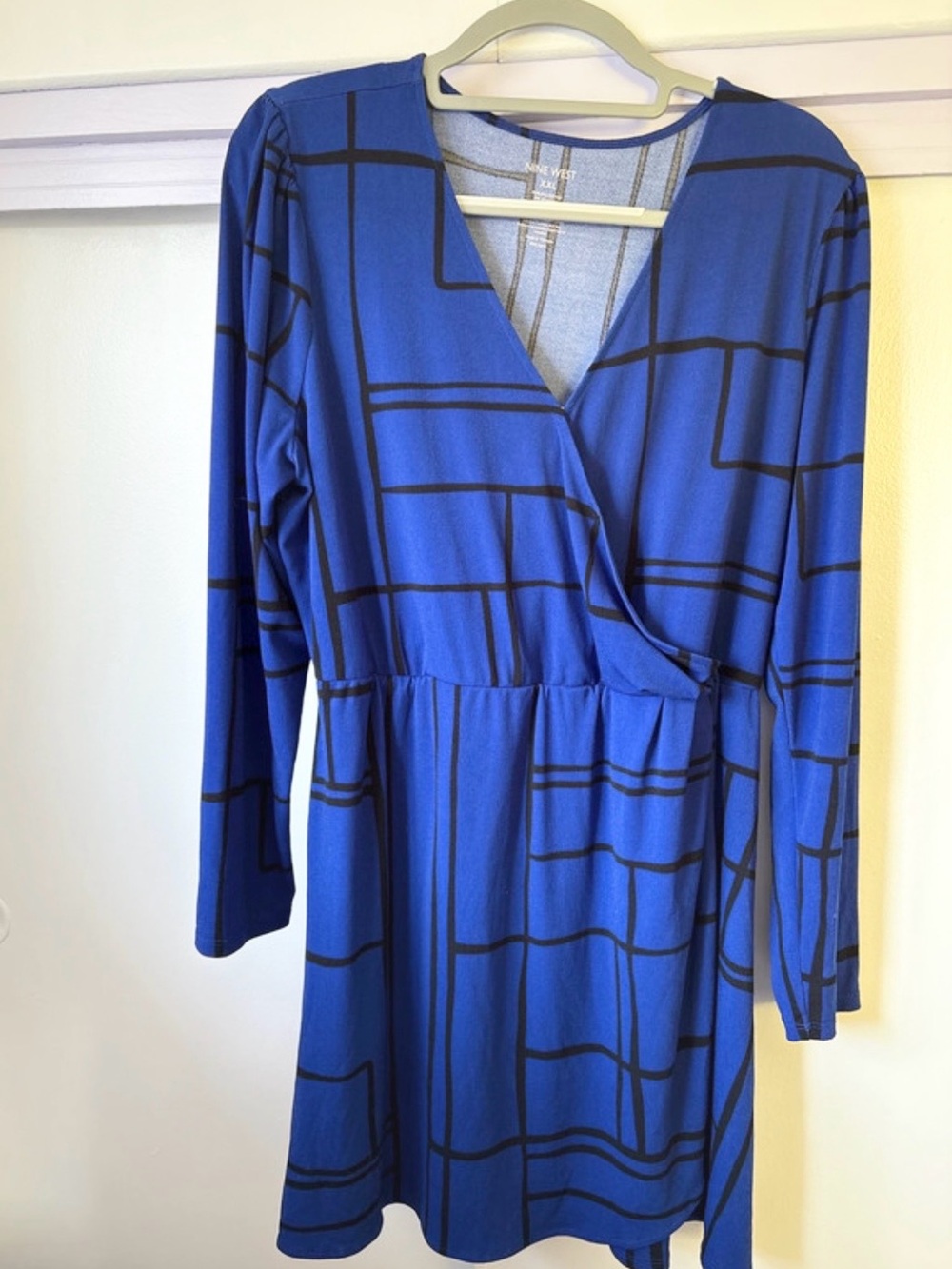 Nine West Royal Blue & Black Geometric Wrap-Style Blouse. XXL (plus)